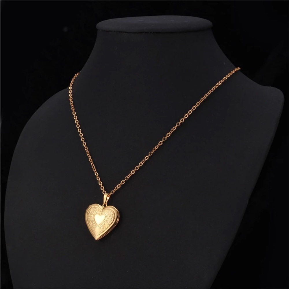 New 18k gold heart necklace